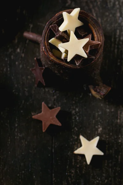 Donkere en witte chocolade sterren — Stockfoto