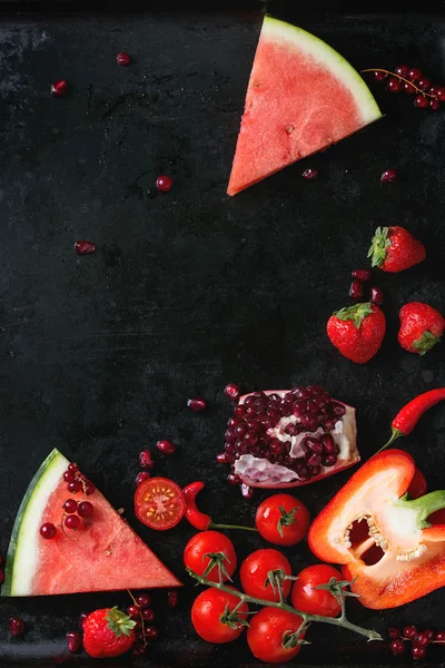 Frutas e legumes vermelhos — Fotografia de Stock