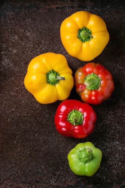 Mängd olika färgglada paprika paprika — Stockfoto