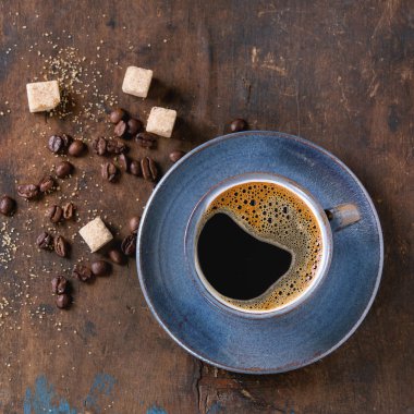 Bir fincan sade kahve.