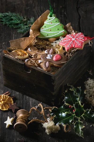 Noel desenli el yapımı gingerbreads — Stok fotoğraf