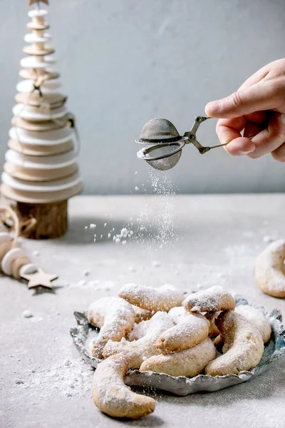 Zelfgemaakte Traditionele Kerst Shortcrust Koekjes Vanille Crescents Met Poedersuiker Bestrooien — Stockfoto