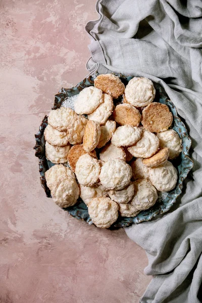 Homemade Coconut Gluten Free Cookies Coconut Flakes Ceramic Plate Pink — Stock Photo, Image