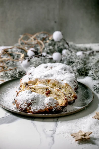 Traditionele Zelfgemaakte Duits Kerst Bakken Stollen Taart Brood Plaat Met — Stockfoto