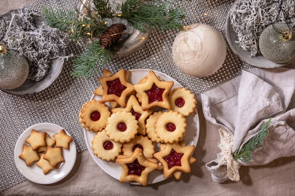 Galletas Caseras Tradicionales Navidad Linz Shortbread Galletas Con Mermelada Roja —  Fotos de Stock