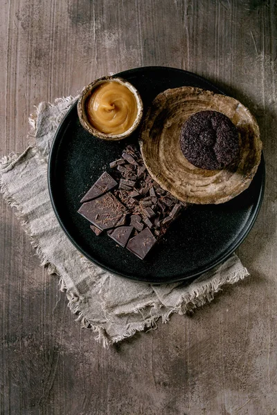 Muffin Magdalena Chocolate Casero Con Salsa Caramelo Salado Chocolate Negro — Foto de Stock