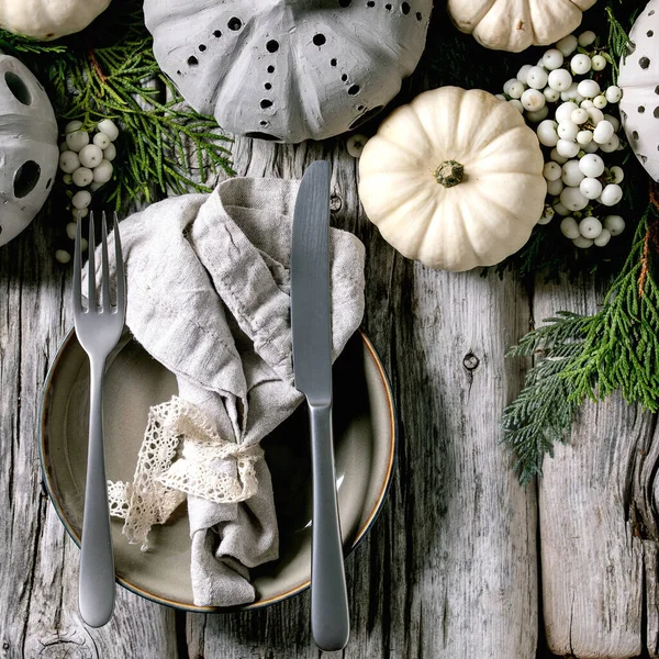 Decorazione Della Tavola Festa Con Zucche Decorative Bianche Zucche Artigianali — Foto Stock