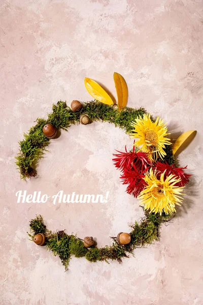 Beautiful Autumn Botanical Wreath Composition Creative Layout Flowers Moss Yellow — Stock Photo, Image