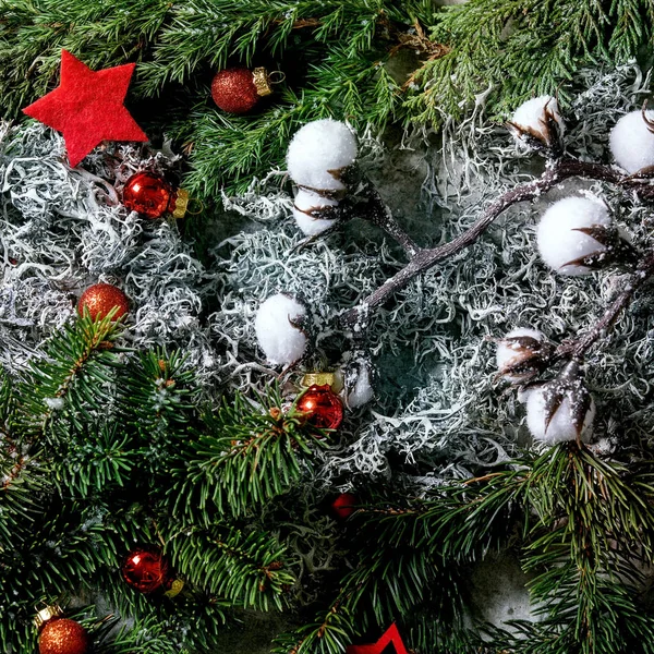 Noël Nouvel Carte Voeux Fond Avec Branches Sapin Mousse Boules — Photo