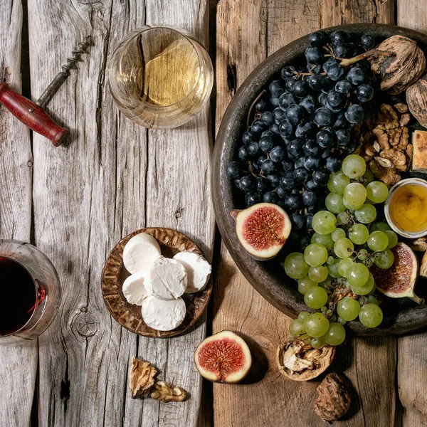 Wine Appetizers Different Grapes Figs Walnuts Bread Honey Goat Cheese — Stock Photo, Image