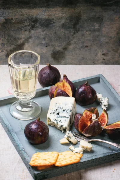 Figs and cheese — Stock Photo, Image