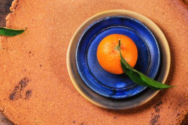 Mandalina mavi plaka üzerinde