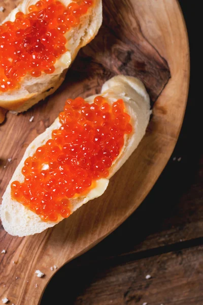 Sandwich with red caviar — Stock Photo, Image