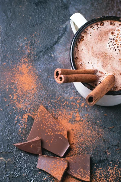 Cokelat panas dengan kayu manis — Stok Foto