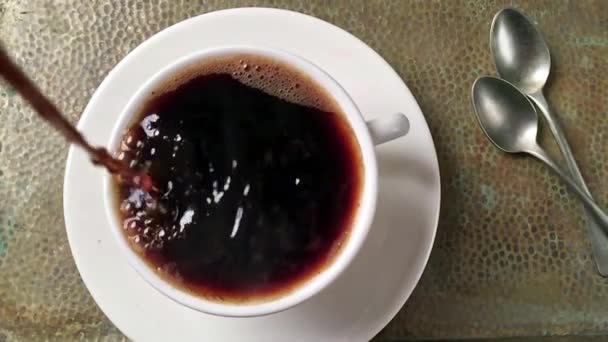 Šálek kávy zpomalené — Stock video
