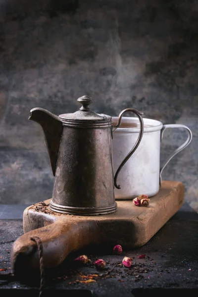 Τσαγιέρα και κούπα τσάι — Φωτογραφία Αρχείου