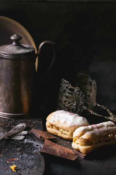 Eclairs con chocolate blanco — Foto de Stock