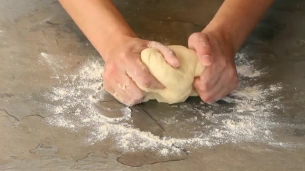 Making dough for pizza — Stock Video