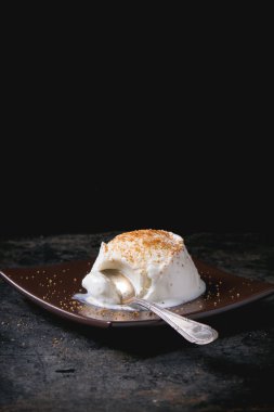 Vanilyalı dondurma.