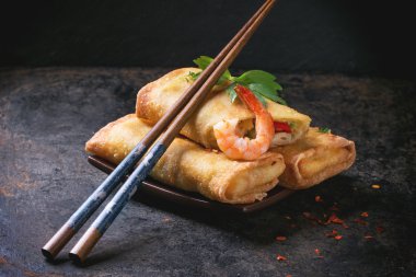 Karides ve sebze böreği