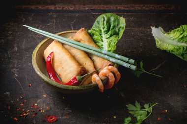 Karides ve sebze böreği