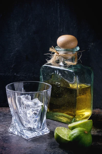 Tequila e limas — Fotografia de Stock