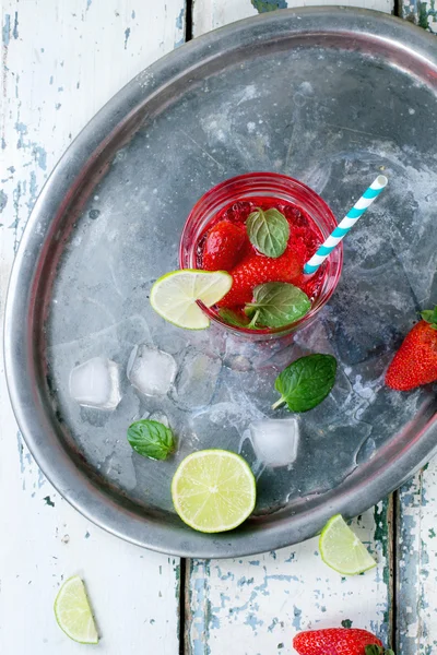 Strawberry lemonade — Stock Photo, Image