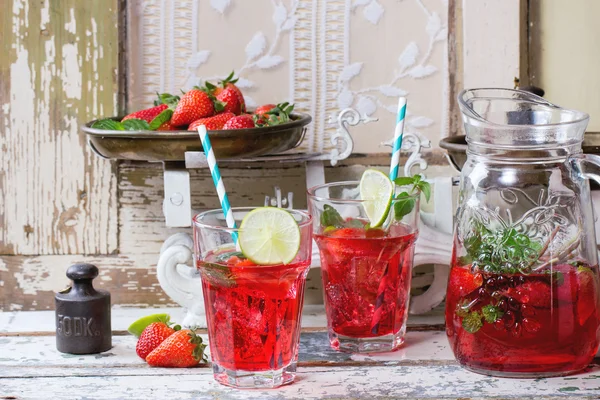 Strawberry lemonade — Stock Photo, Image