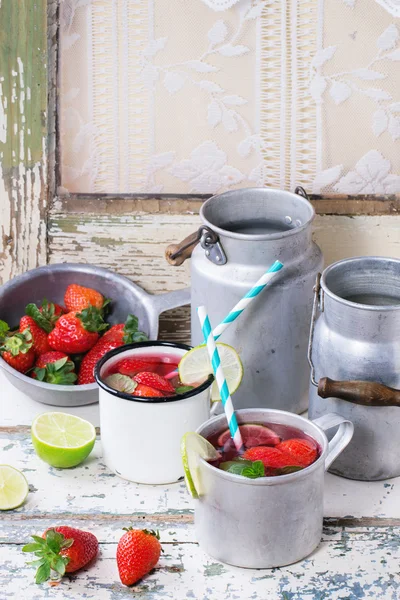 Strawberry lemonade — Stock Photo, Image