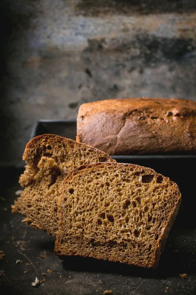 Hemgjord råg bröd — Stockfoto