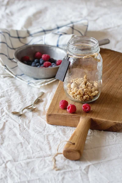 Granola with berries — Stock Photo, Image