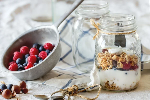 Granola with yogurt berries — Stock Photo, Image