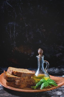 SLI? ed ekmek zeytin yağı ile