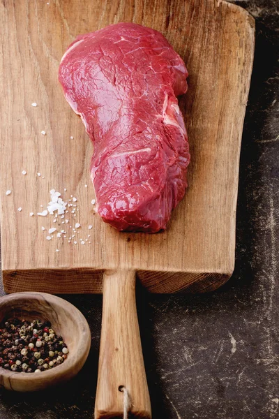 Raw steak — Stock Photo, Image