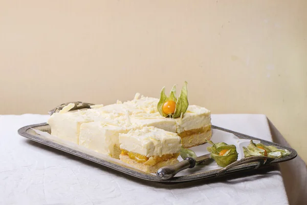 Gâteau aux fruits tropicaux — Photo