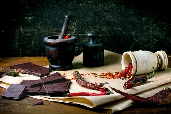 Chocolate y pimienta —  Fotos de Stock