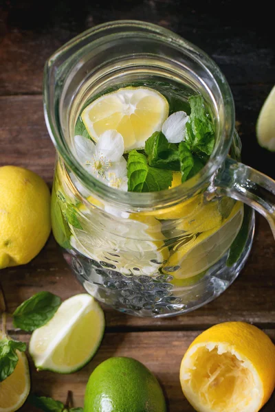 Pitcher of lemonade — Stock Photo, Image