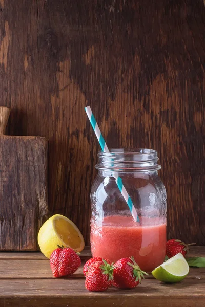 Batido vermelho — Fotografia de Stock