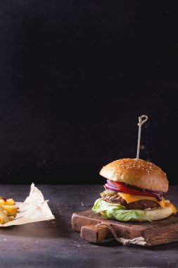 hamburger ve patates