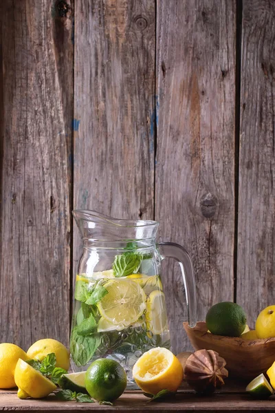 Pitcher of lemonade — Stock Photo, Image