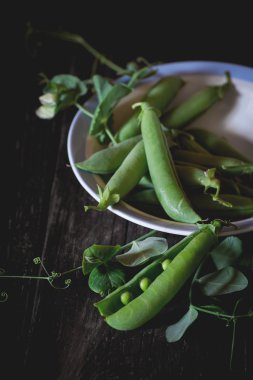 Genç yeşil bezelye