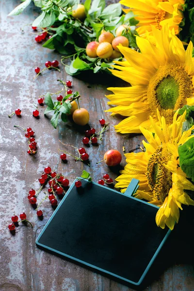 Girasoles con chalckboard — Foto de Stock