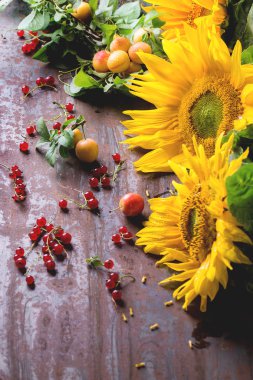 Ayçiçeği çilek ile