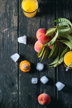 Şeftali şube ve suyu