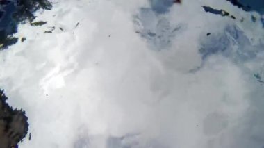 Gelen sualtı bulutlu gökyüzü arka planı olarak görüntüleme