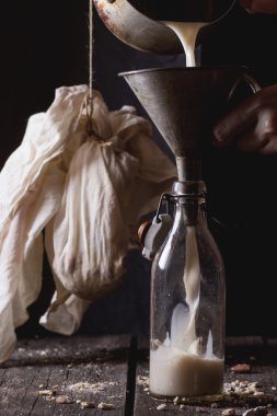 Non-dairy almond milk