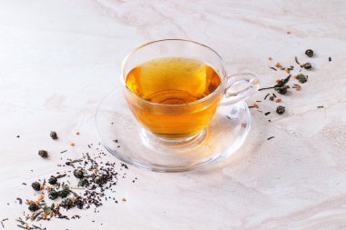 Bir fincan sıcak çay.