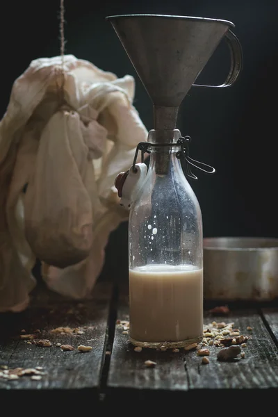 Mandelmilch ohne Milchprodukte — Stockfoto