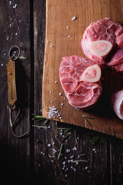 Osso buco crudo — Foto Stock