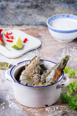 Çorba Tom Yam için malzemeler